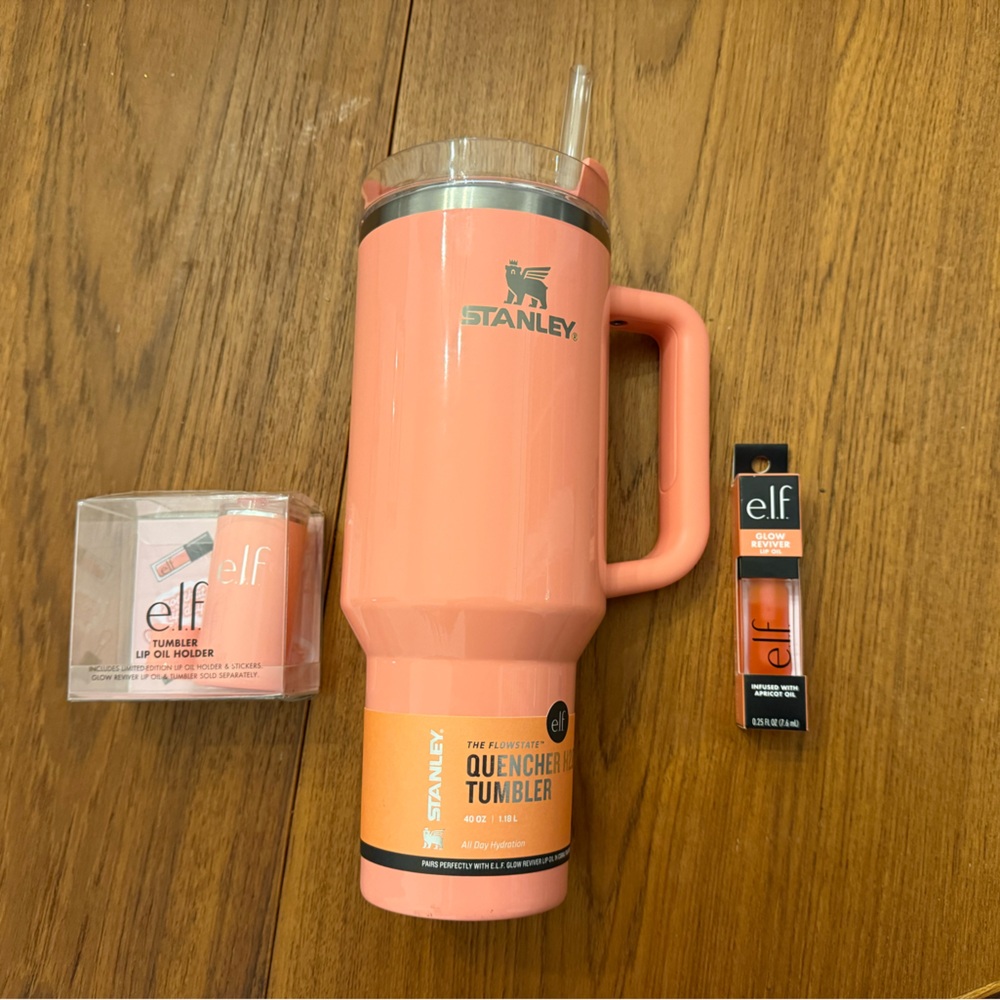 40oz Stanley X E.L.F Quencher H2.0 FlowState Tumbler & e.l.f. lip oil attachment